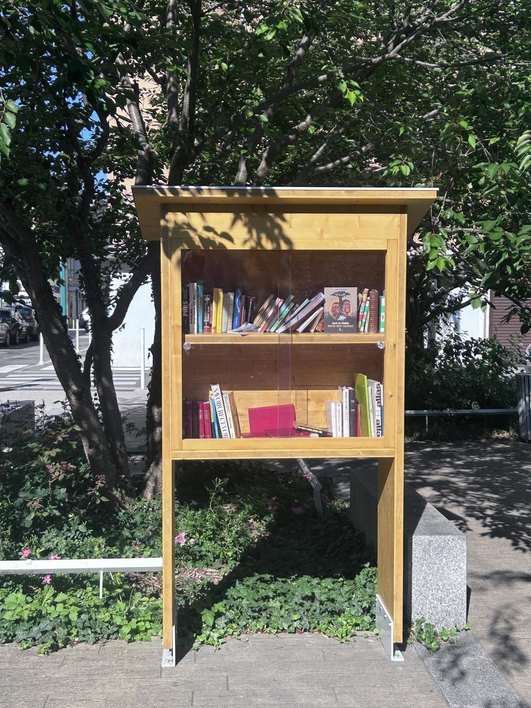 Boîte à livres - Cluses - Rue Joseph Nicollet