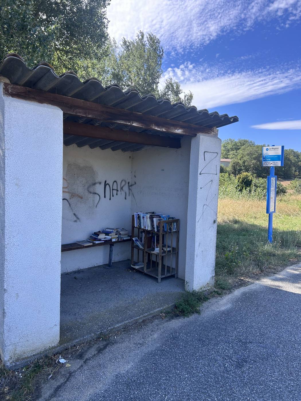 Boîte à livres - Vaunaveys-la-Rochette - Abribus